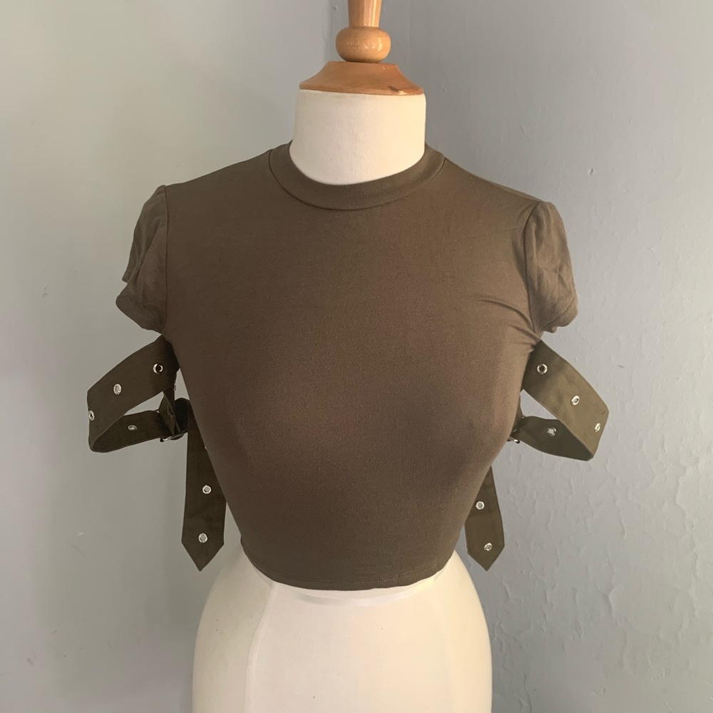 FashionNova// crop top size xs - Picture 6 of 7